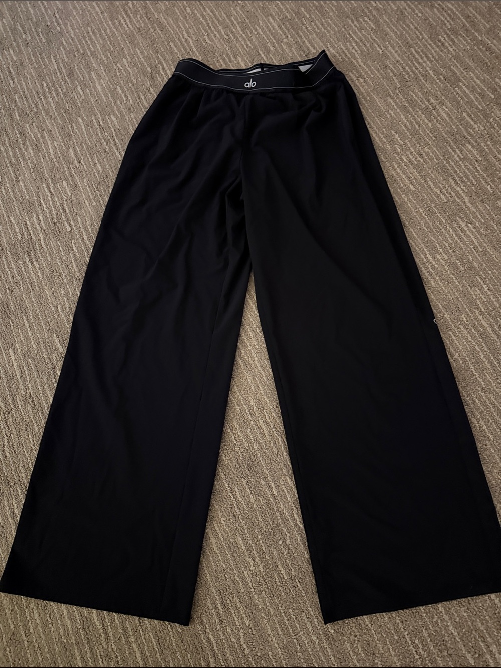 Women’s Alo trouser